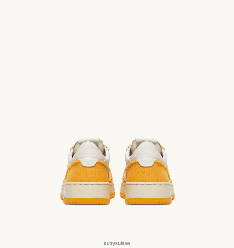 baskets basses medalist bicolores en cuir de chèvre souple et toile effilochée blanc et mangue 28NX0048 suisse Hommes Autry