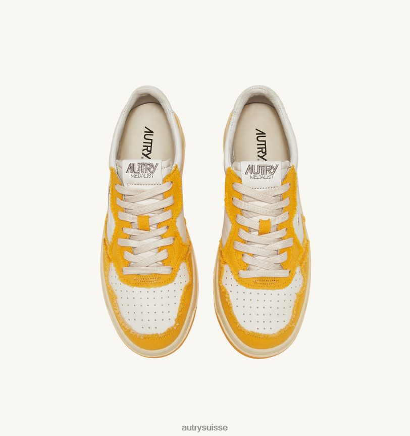 baskets basses medalist bicolores en cuir de chèvre souple et toile effilochée blanc et mangue 28NX0048 suisse Hommes Autry